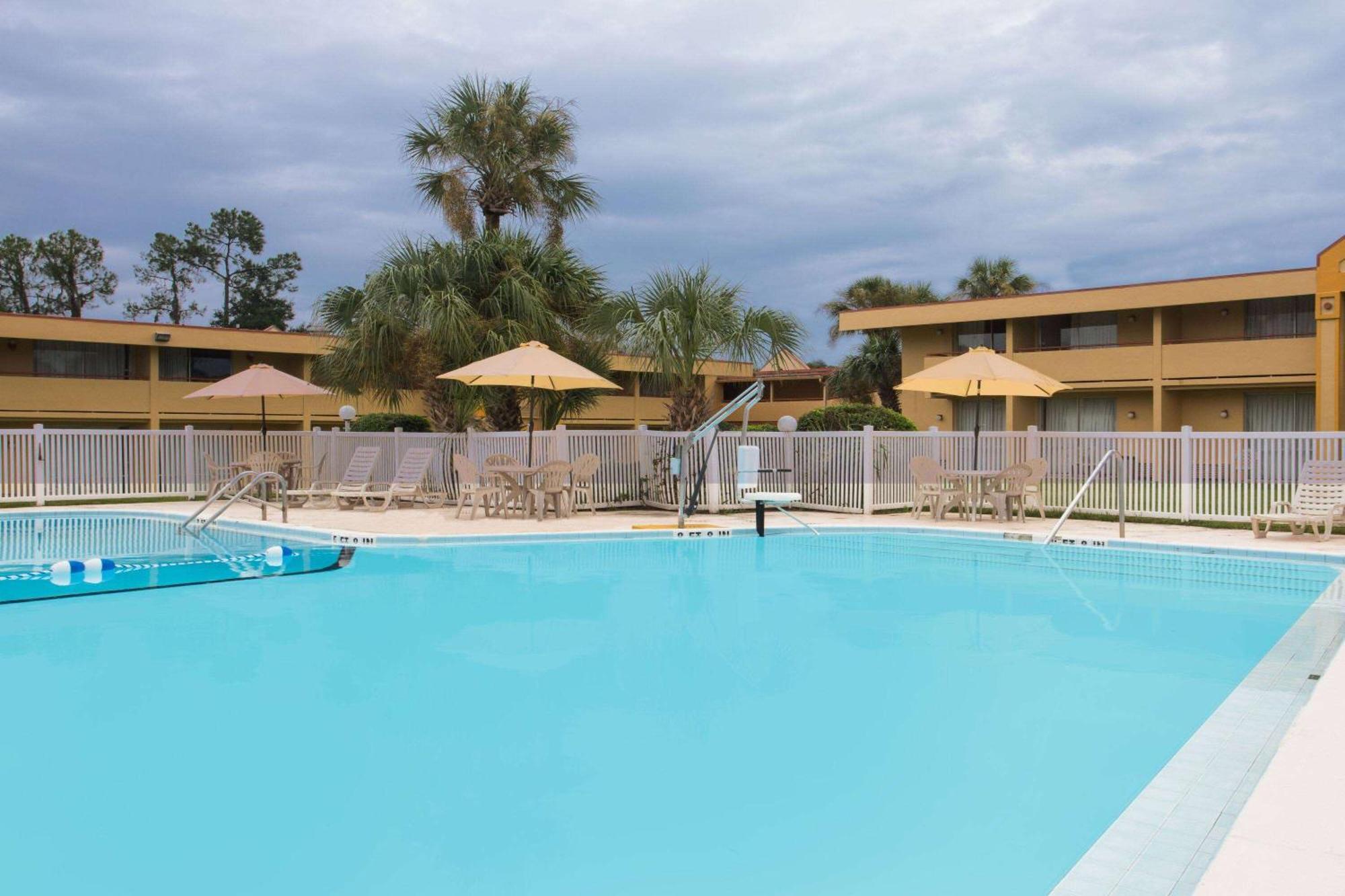 Days Inn By Wyndham Ocala North Exterior foto